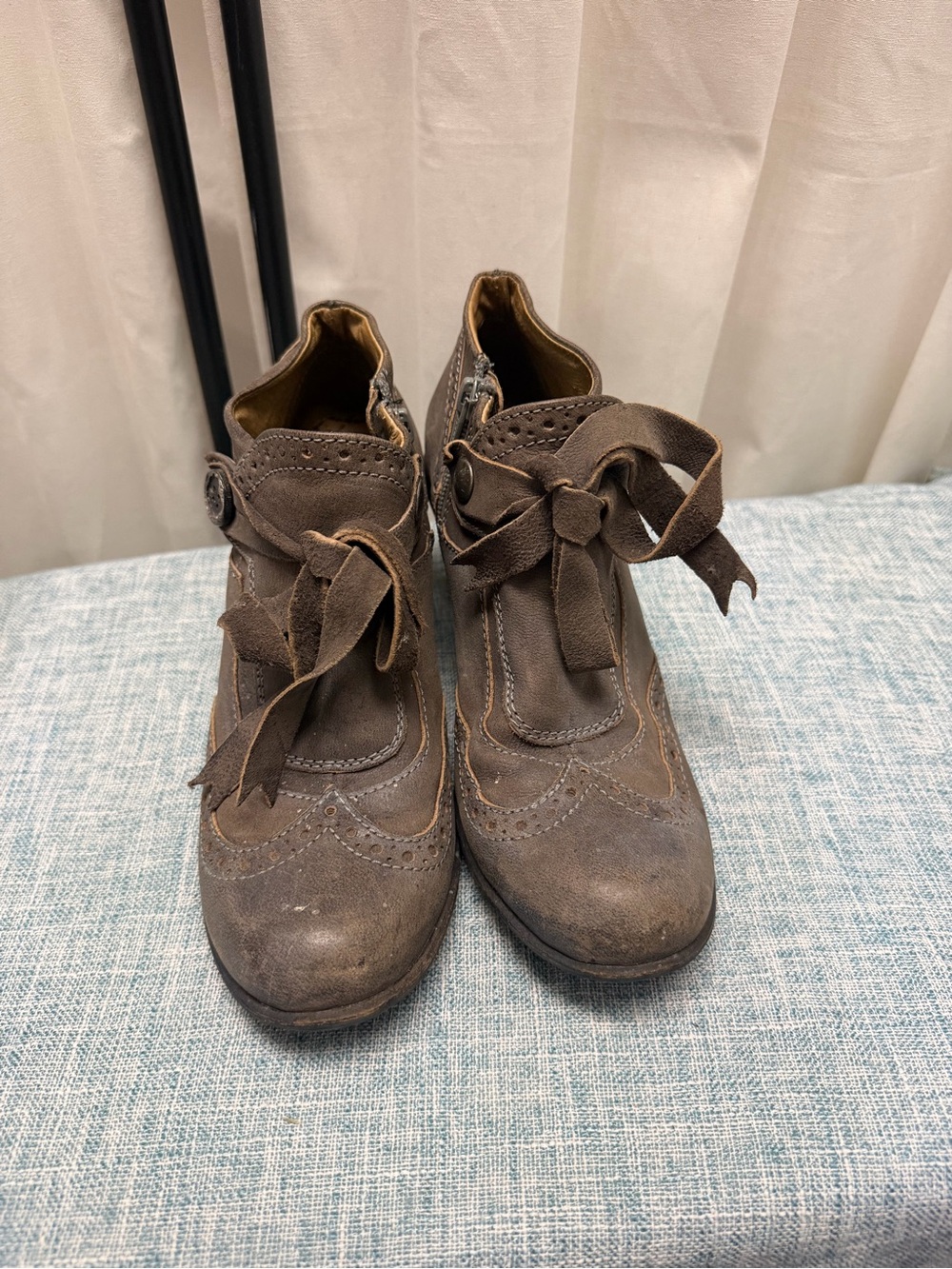 Dkode Vintage Style Leather Brown Suede Lace-Up Ankle Booties